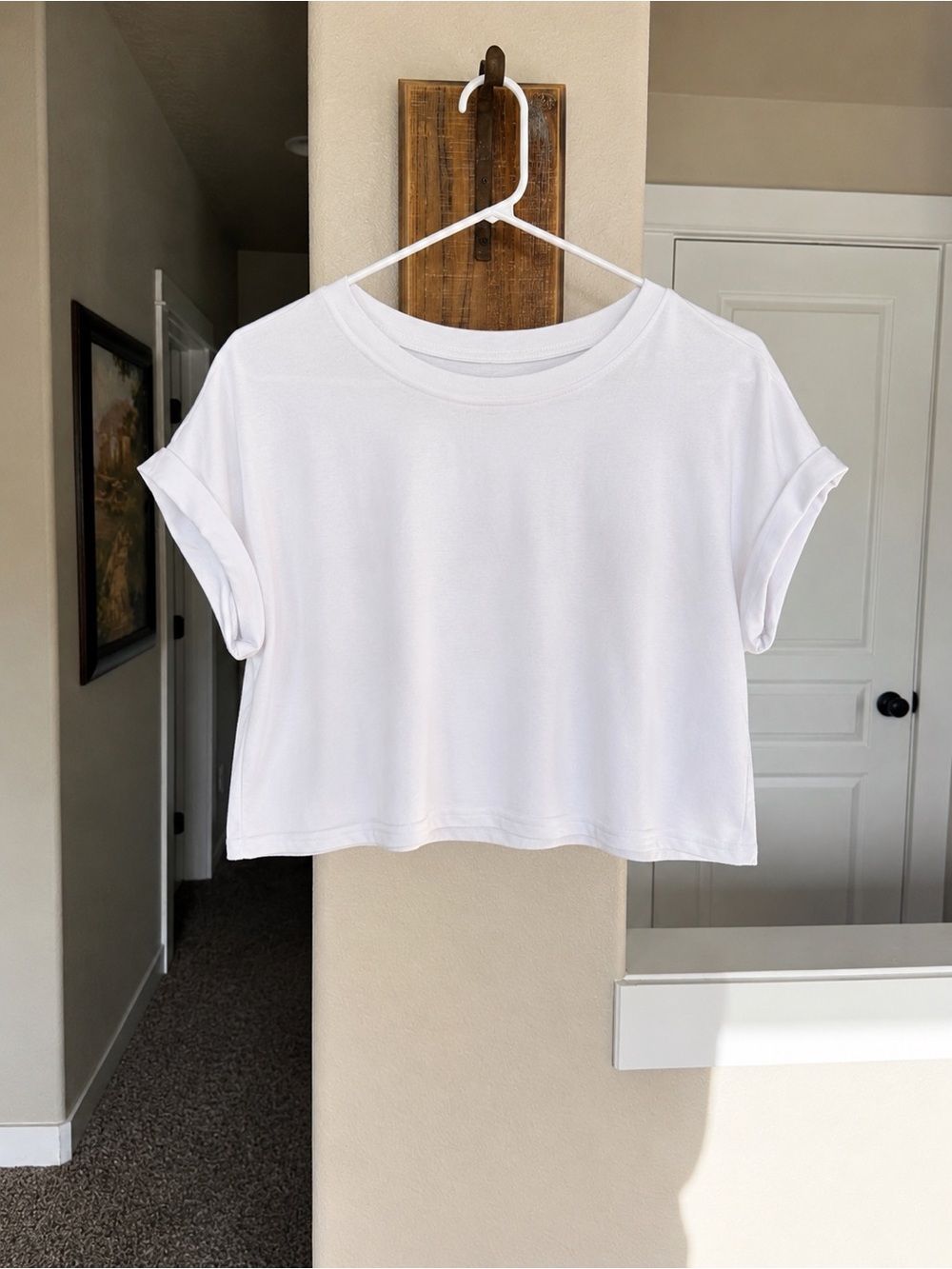 Women's White Cropped Tee - Classic Everyday Top 0012